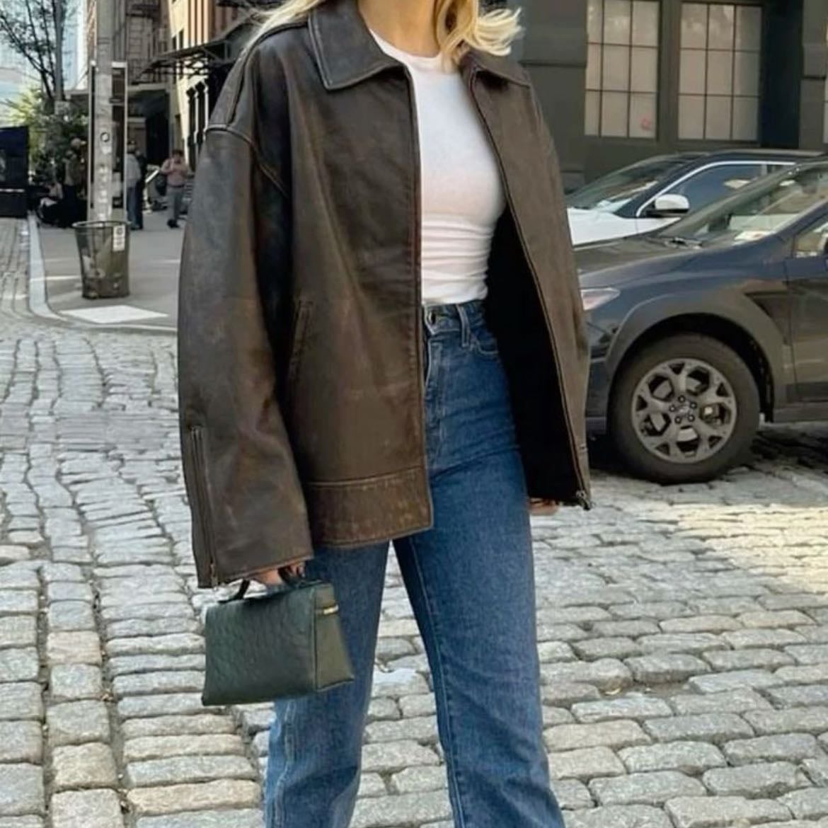 brown jacket - la combinación de café, blanco y azul nunca pasa de moda