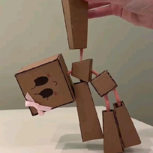 Boneco de Papelão