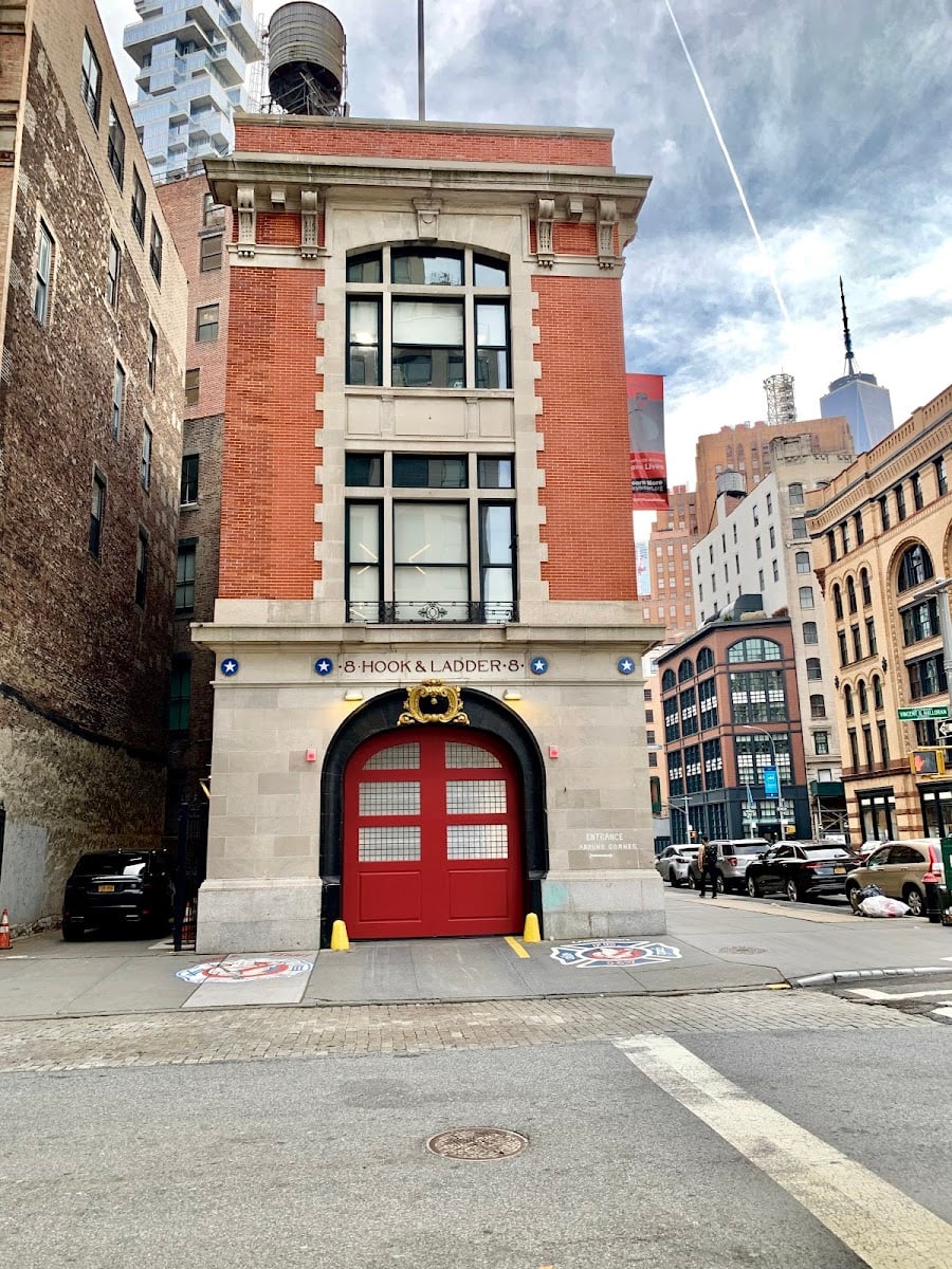 Hook & Ladder 8 - (Gohstbusters - fire station)