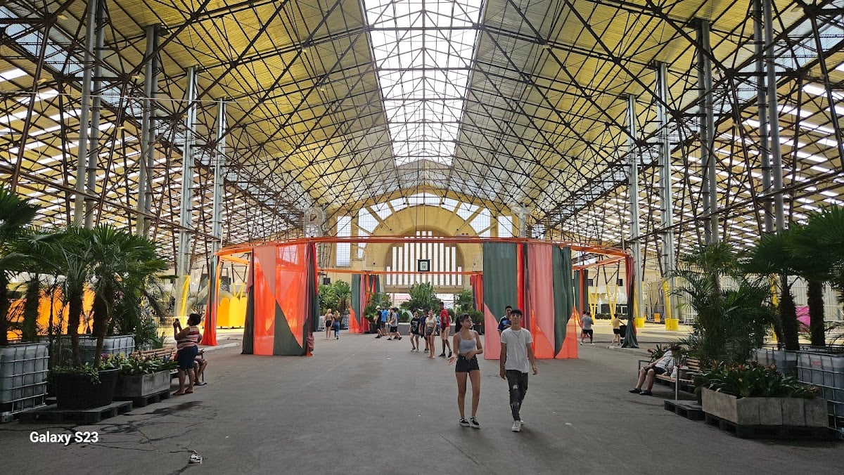 Espacio Modelo - + eventos en dias especiales