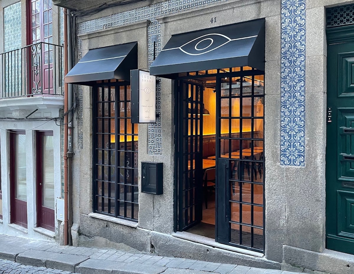Look Sharp Café