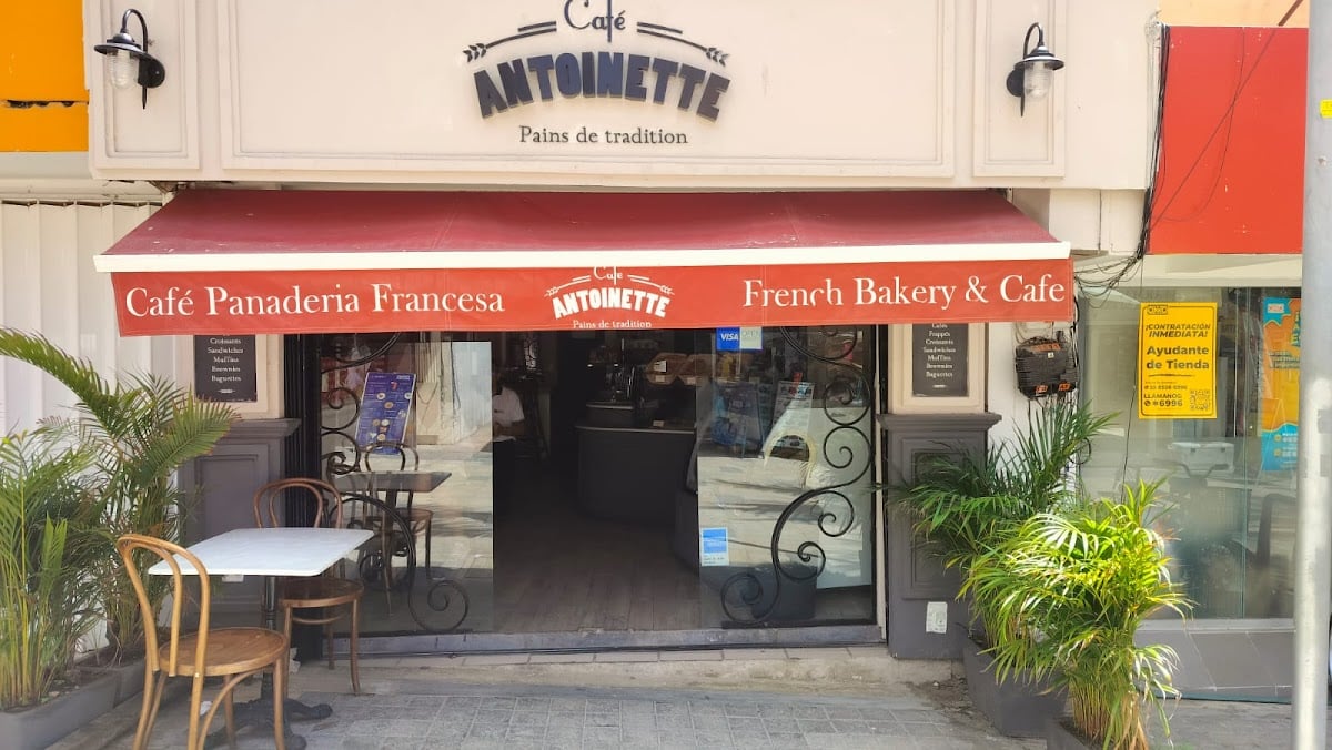 Café Antoinette Ferry