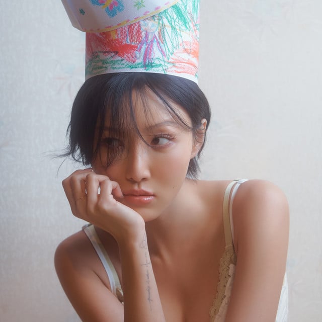 HWASA - Artist
