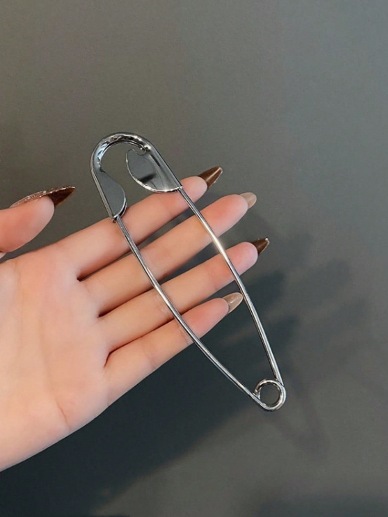 1 pieza Clip de pelo de metal con forma de clip de papel extra grande para mujer, accesorio de cabello de estilo minimalista para recogido, pasador de cabello, moño, pieza de cabello, accesorio de peinado, accesorios para el cabello para mujer