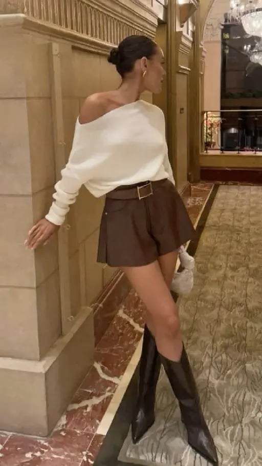 Inspo #2 - Sweater blanco,falda marrón,cinturón y botas marrones