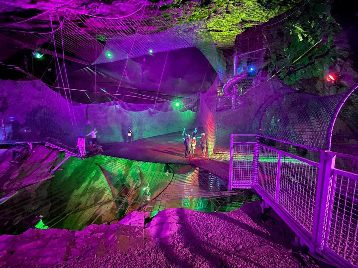 Zip World Llechwedd - Trampolines subterráneos en cuevas- Manchester/Wales
