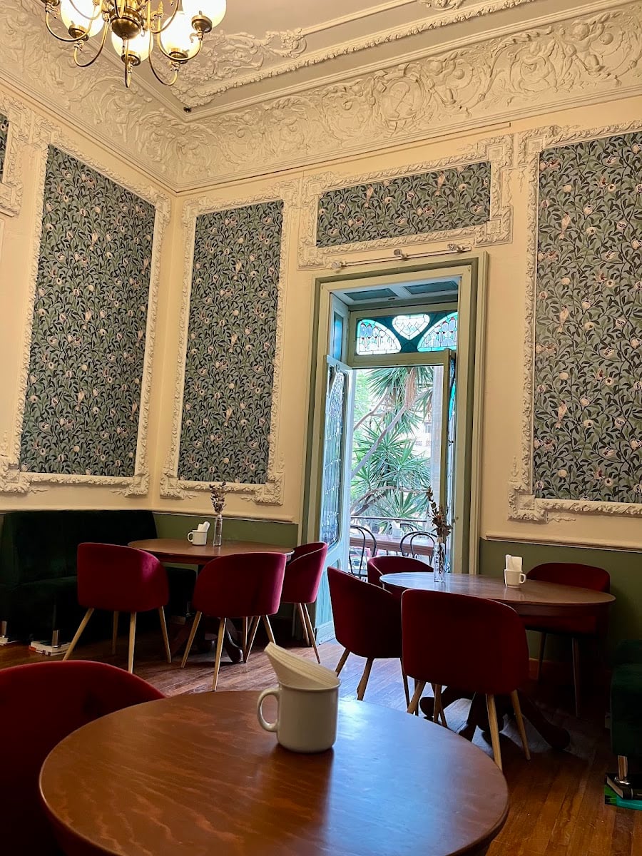 Madelie Café