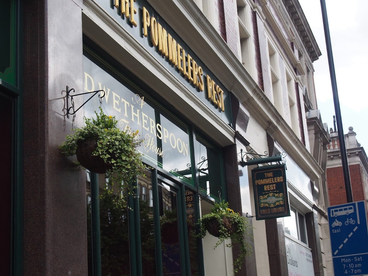The Pommelers Rest - JD Wetherspoon - “Any spoons bar”, cheap drinks