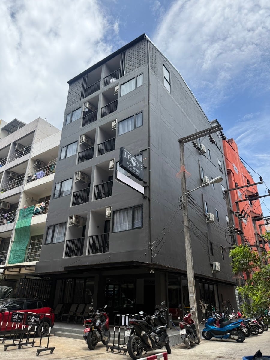 Leon's Loft House