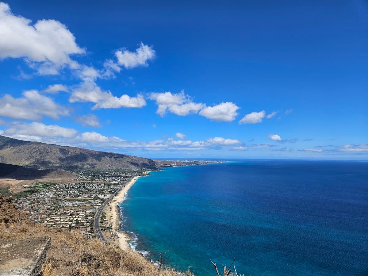 Puʻu O Hulu (Pink Pillbox) Trailhead