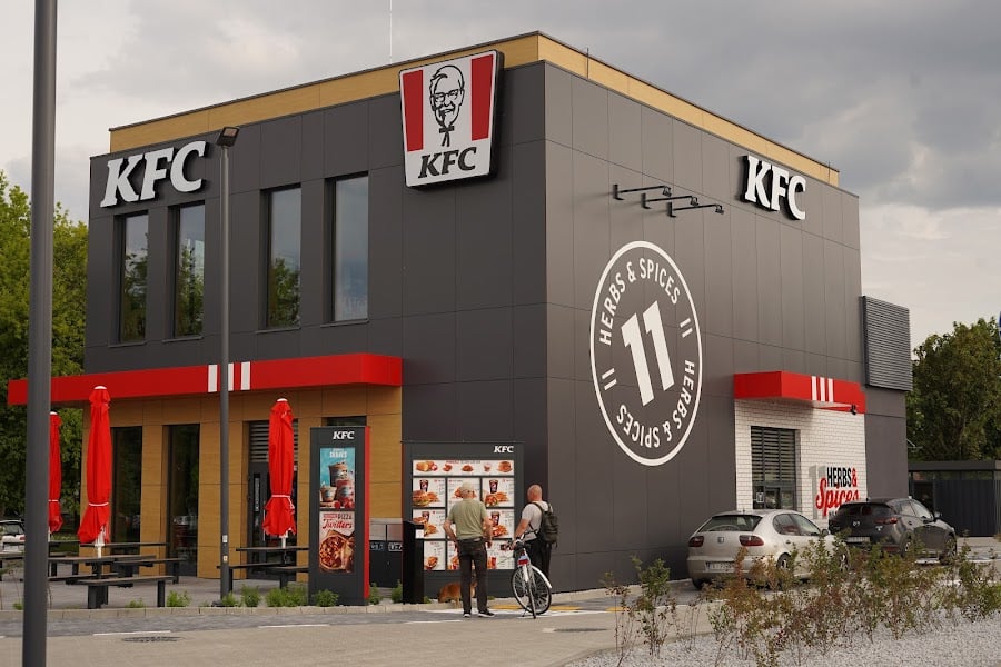 KFC Tarnobrzeg Sikorskiego - Restaurant · Województwo podkarpackie, Tarnobrzeg