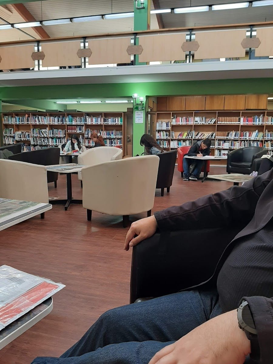 Biblioteca Municipal "José Toribio Medina" - ESPACIO SEMCO