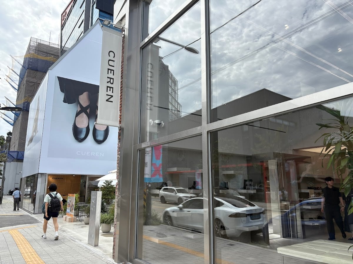 CUEREN Seongsu Signature Store