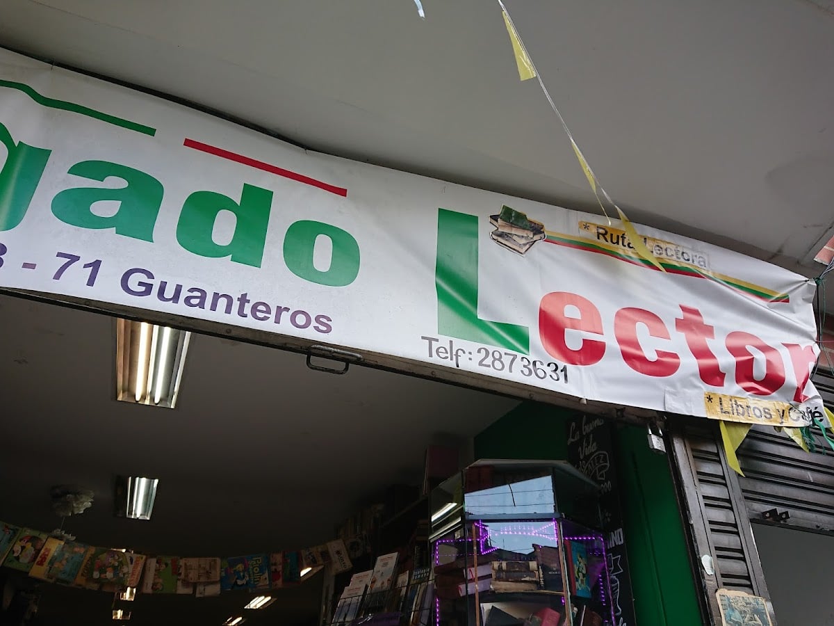 Libros y Café Envigado - Libros de segunda
