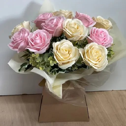 Flores decorativas - Todas deberíamos tener un ramo de nuestras flores favoritas en nuestra habitación