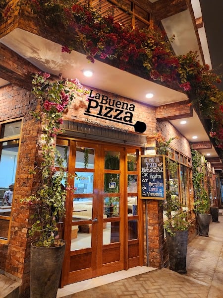 La Buena Pizza - Pizza Restaurant · P.j Villa el Salvador Sector 7 Grupo 4, Villa EL Salvador