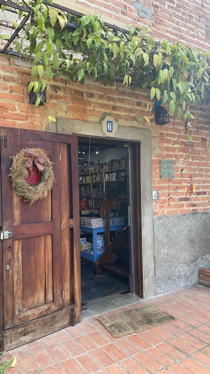 Sopa de Letras - Increíble lugar si te gusta leer y ver libros, bastante tranquilo y con una vibra muy linda