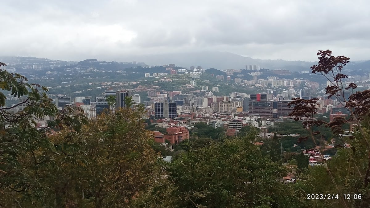 Subida Sabas Nieves - La subida es complicada y realmente arriba no hay muchas cosas , pero la experiencia es linda , puedes ir por la parte que da a la cascada y tomar alguna bebida a la bajada