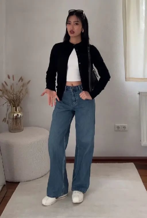 jeans + croptop + mini cardigan - Basically, clean outfits focus on muted or neutral colors and simple cuts.
