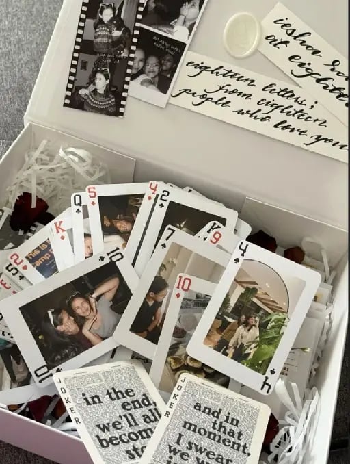 deck of personalized cards - una idea de regalo original para hacer un juego de mesa más divertido y personalizado