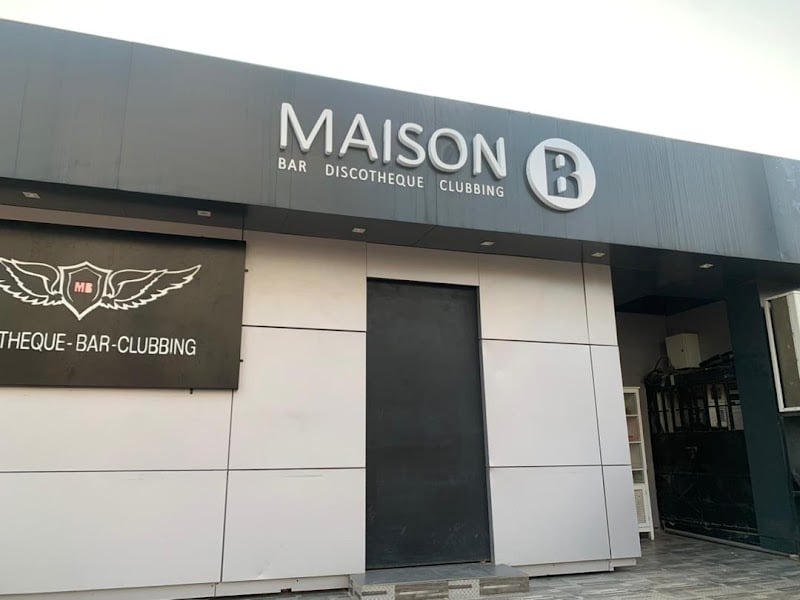 Maison B