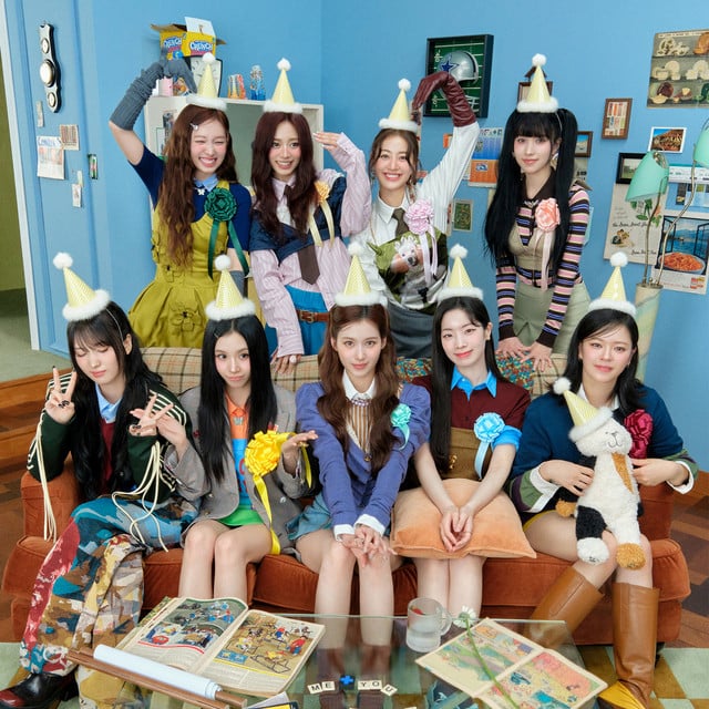 TWICE - Artist