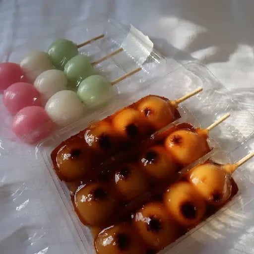 Anko dango - Brochetas de Bolas de Arroz con Pasta de Frijoles Rojos