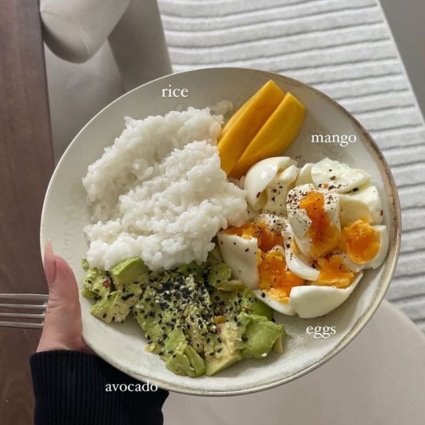 Avo & eggs bowl