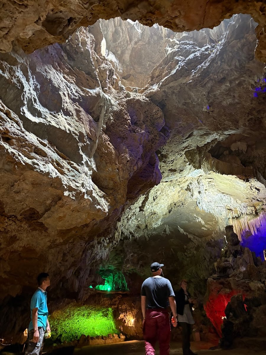 Thien Ha Galaxy Cave