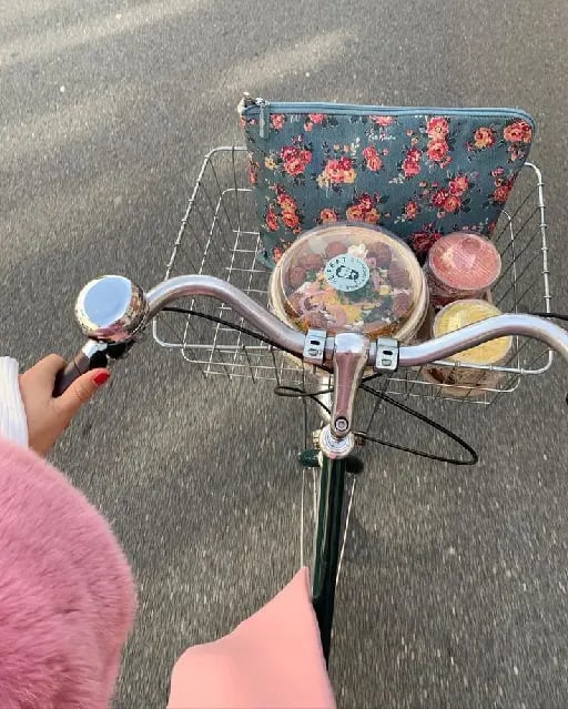 Montar bicicleta - Actividad fuera de casa | Ayuda a despejar tu mente y enfocarte, puedes hacerlo sola y/o acompañada