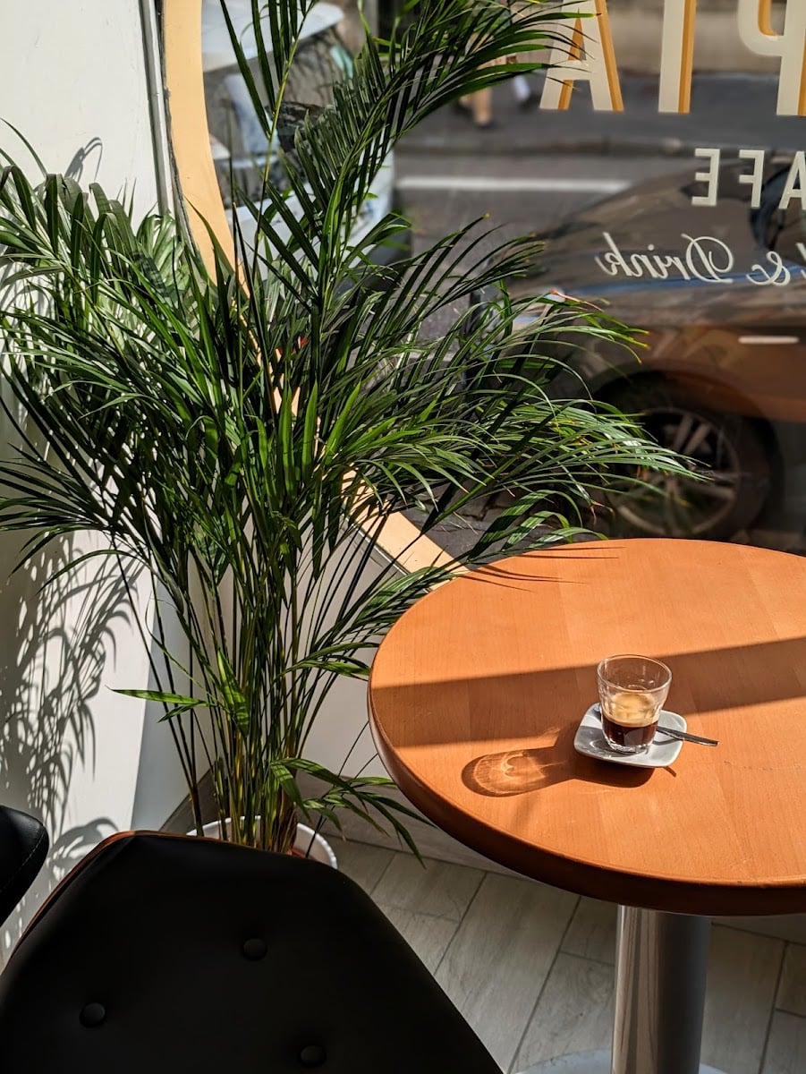 Sepia Café