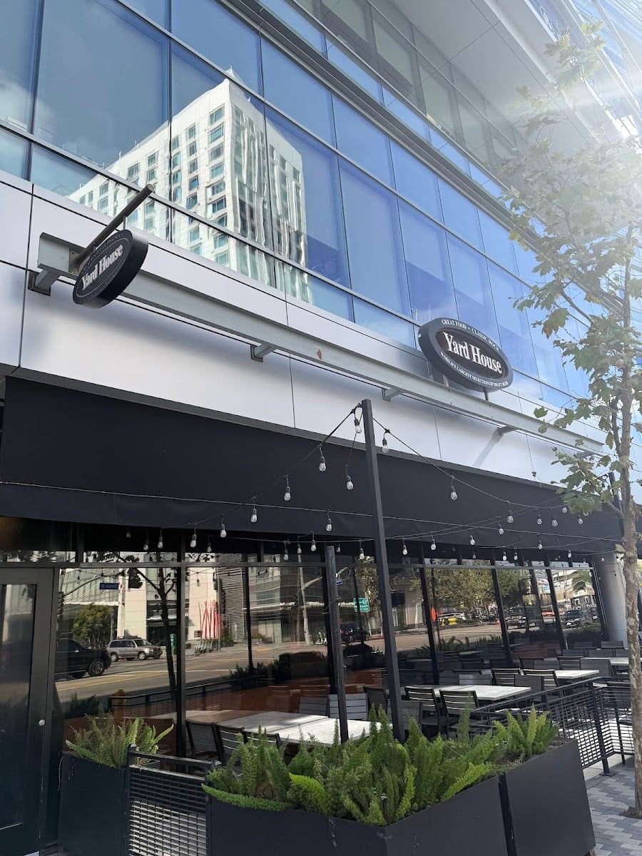 Yard House - Happy Hour