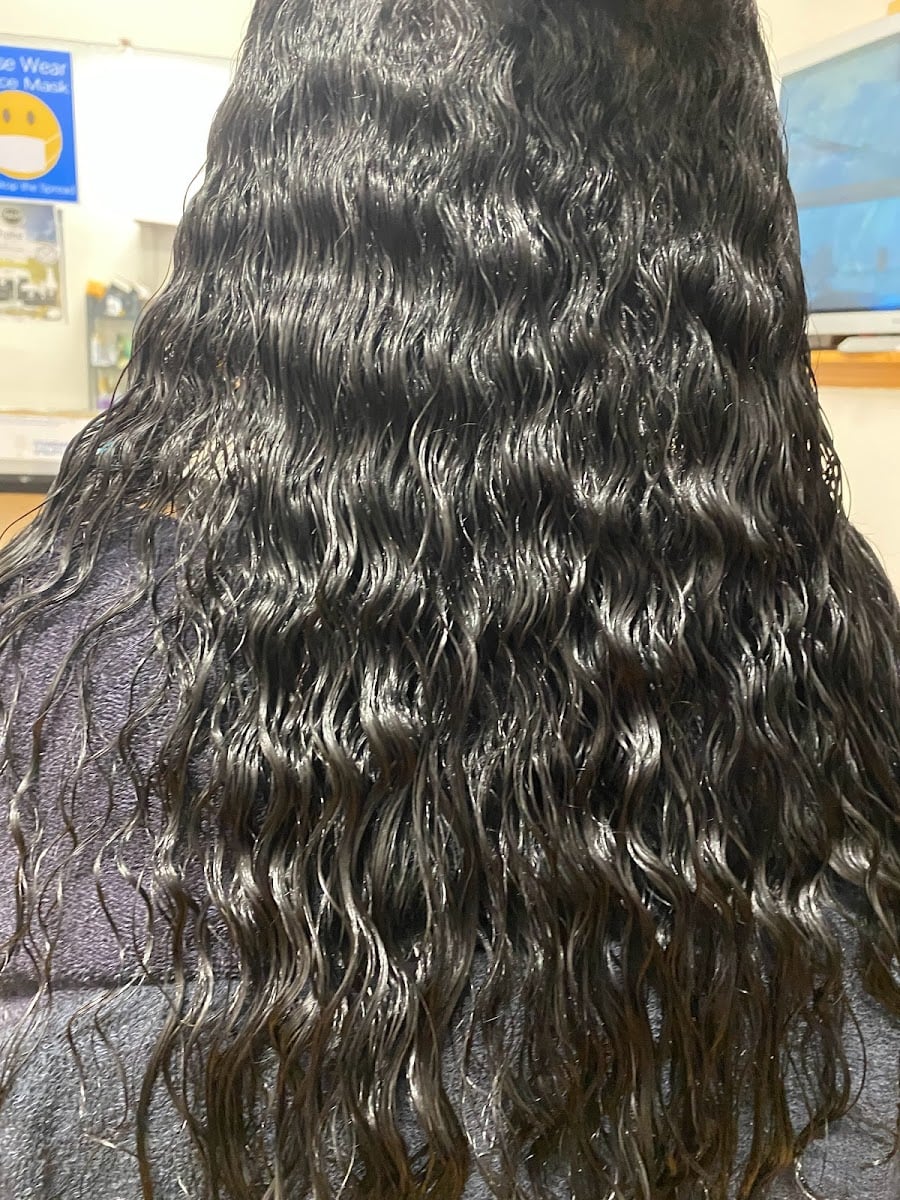 Tania's Unisex Dominican Beauty Salon