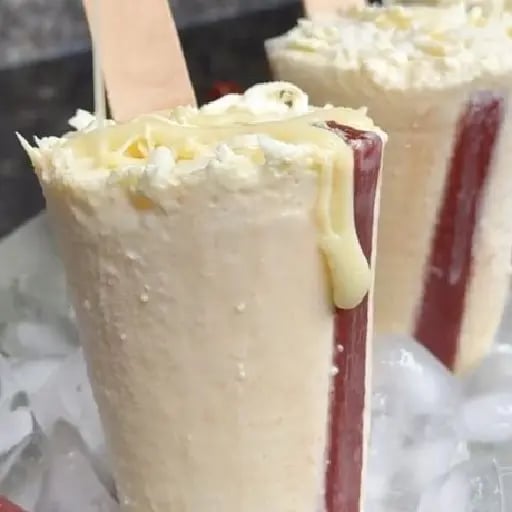 Helado de queso con bocadillo
