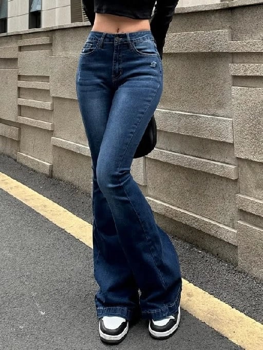 Flared jeans - autumn outfit