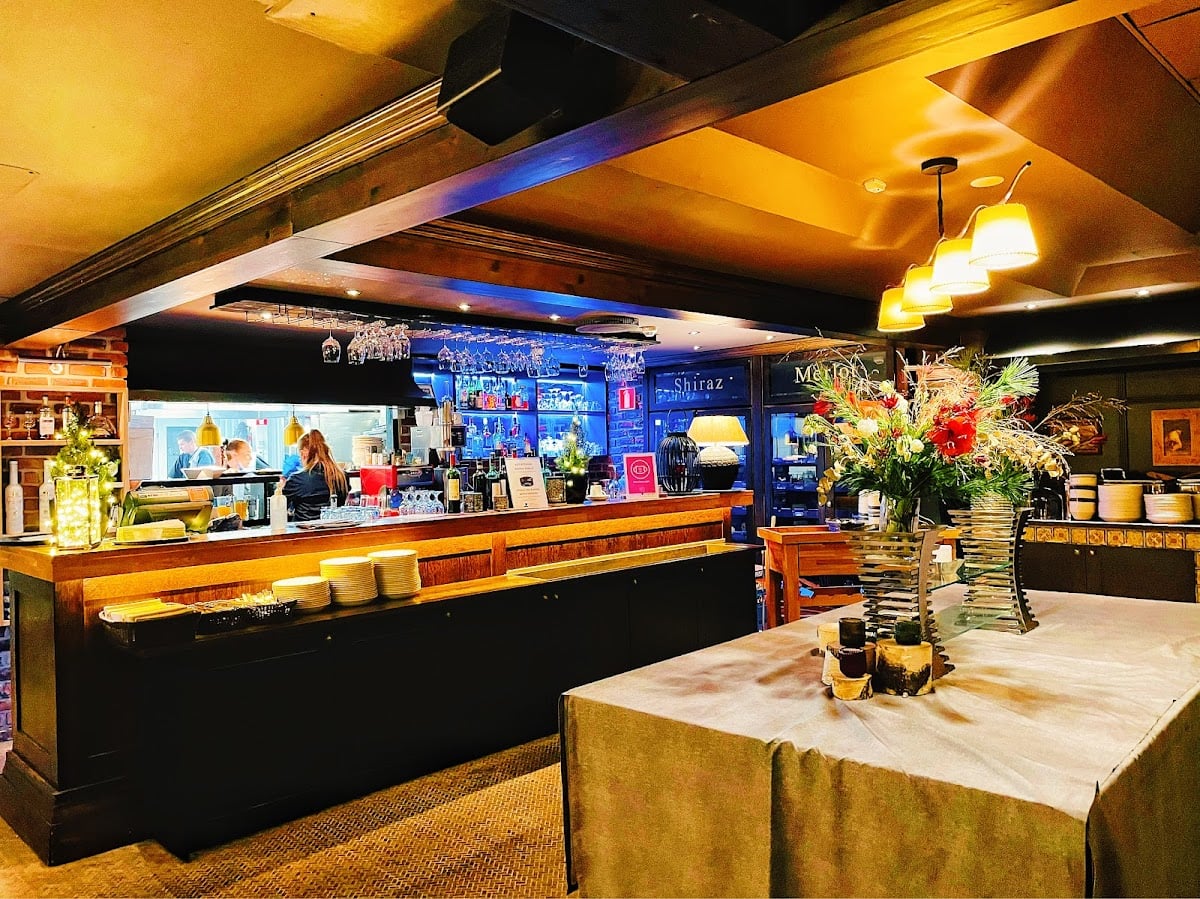 Bull Bar and Grill - €€