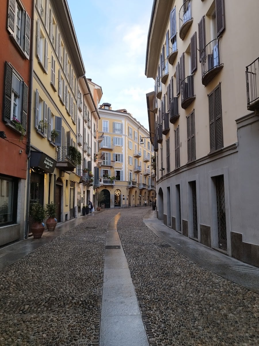 Via Madonnina