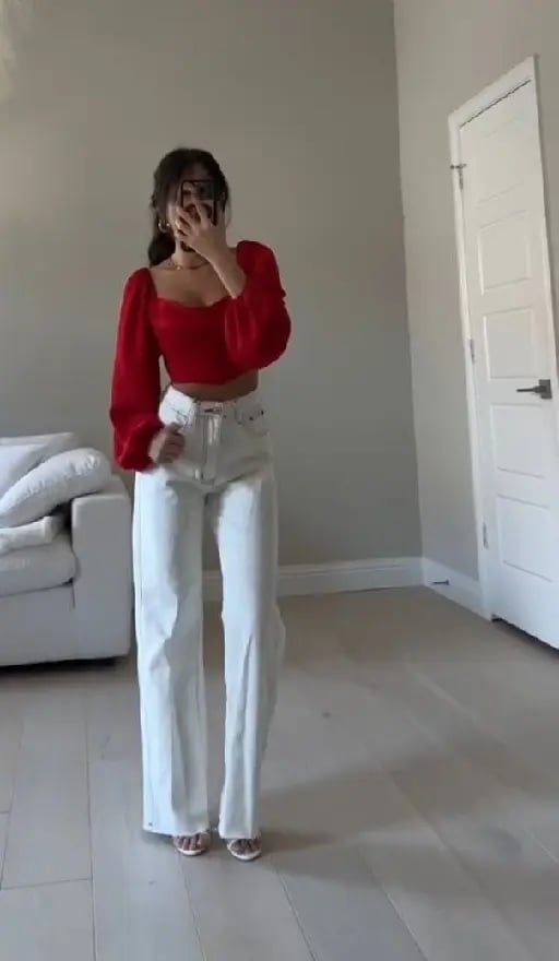 Blusa y pantalón de vestir - Esto se trata de combinar tus neutros y prácticos, para que te sientas cómoda y tan bella como este outfit romántico pero práctico.