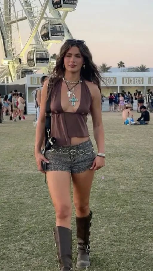 Inspo #11 - Short animal print,top marron,cinturón dorado y cartera negra