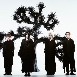 Plastic tree - Artist · Plastic tree