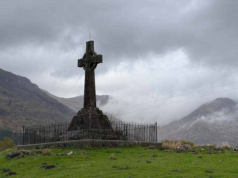 Monument to Duncan MacLaren - Historical Landmark · Scotland