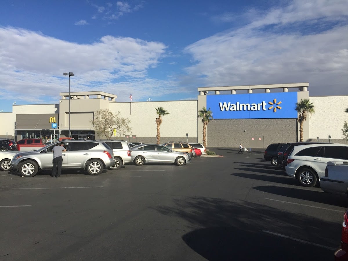 Walmart Supercenter - スーパー