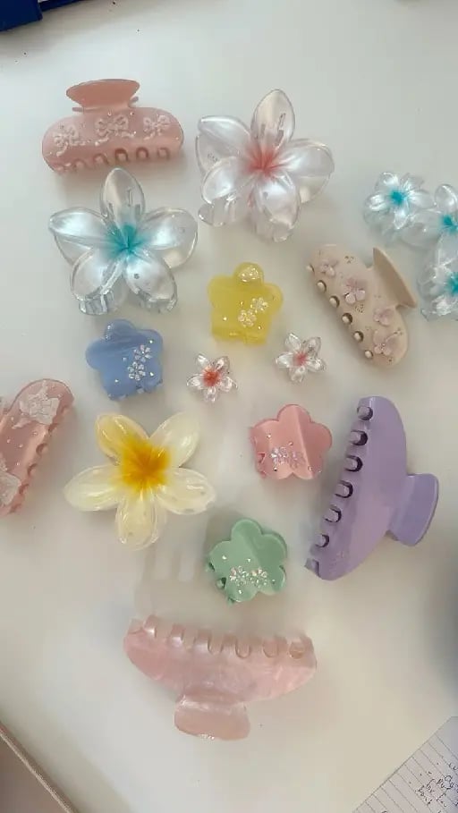Claw clips