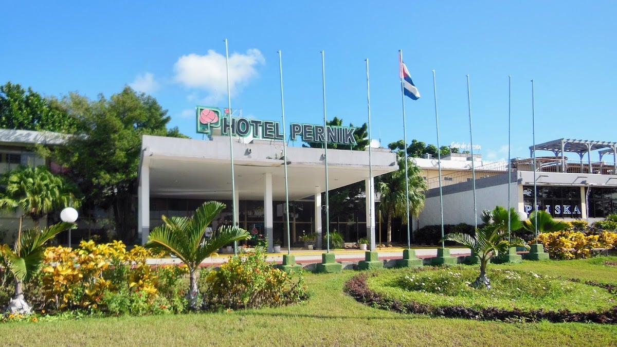 Hotel Pernik - Piscina