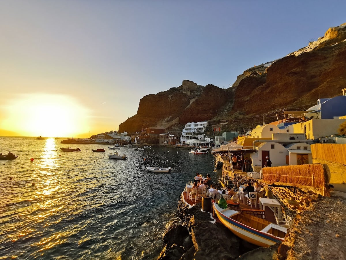 Ammoudi Bay