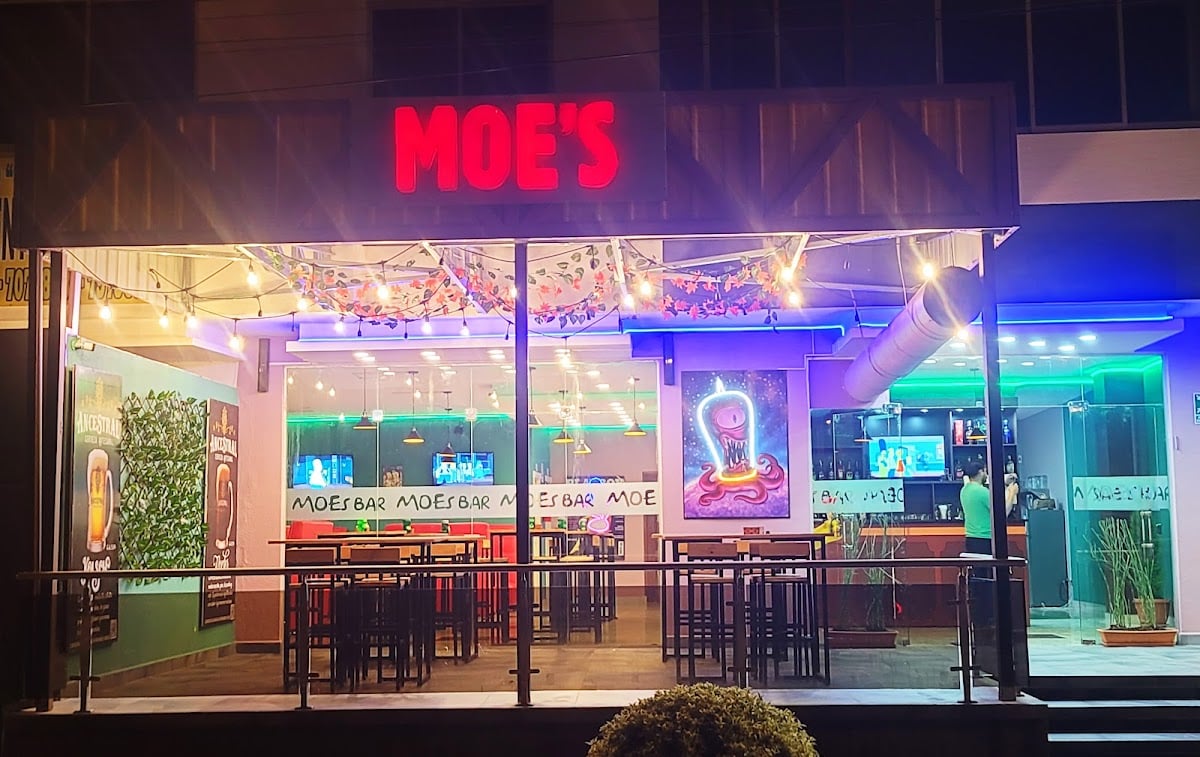 MOES BAR NORTE - Hago énfasis en sus pizzas, hahahaha