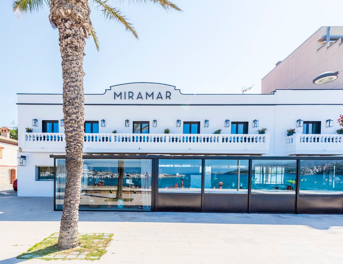 Miramar Restaurant & Suites
