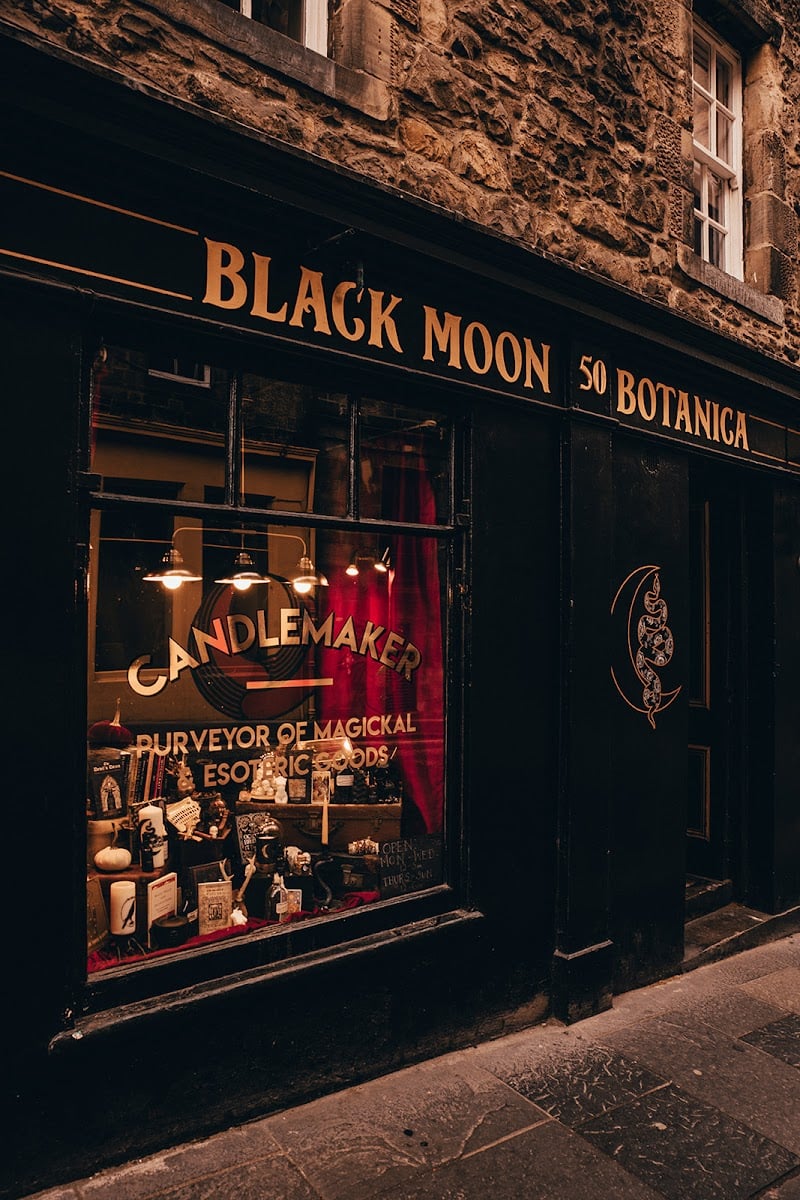 Black Moon Botanica - Tienda de ocultismo, tarot..