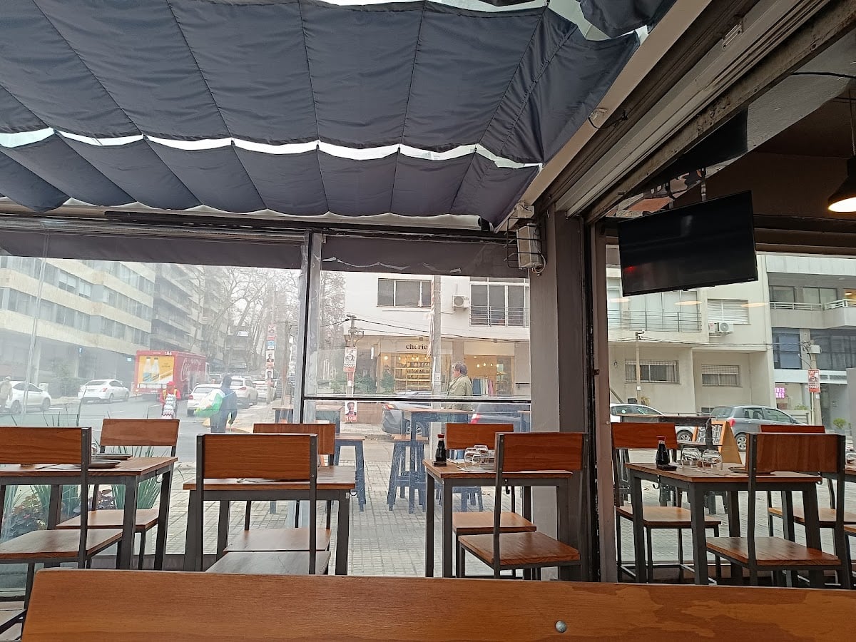 Meraki Poke Sushi Wok & Burger