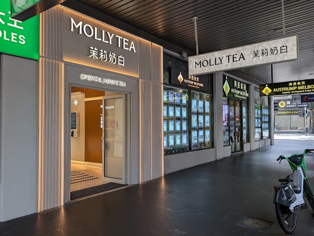 Molly Tea (Elizabeth)